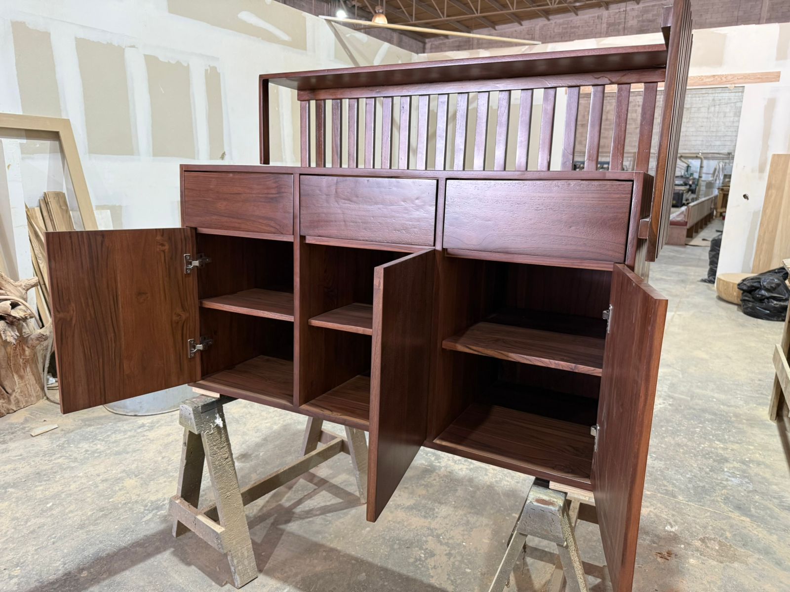 MJ Company - Woodworking