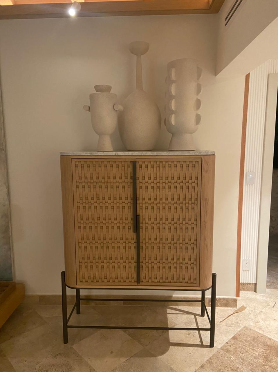 MJ Company - Reception desk