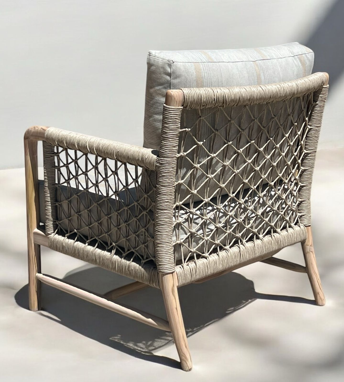 MJ Company - Seating